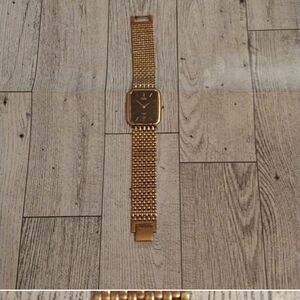 Women's Citizen watch. Please read description